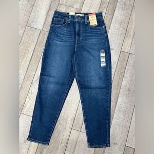 NEW! Levi’s High Waisted Mom Jeans